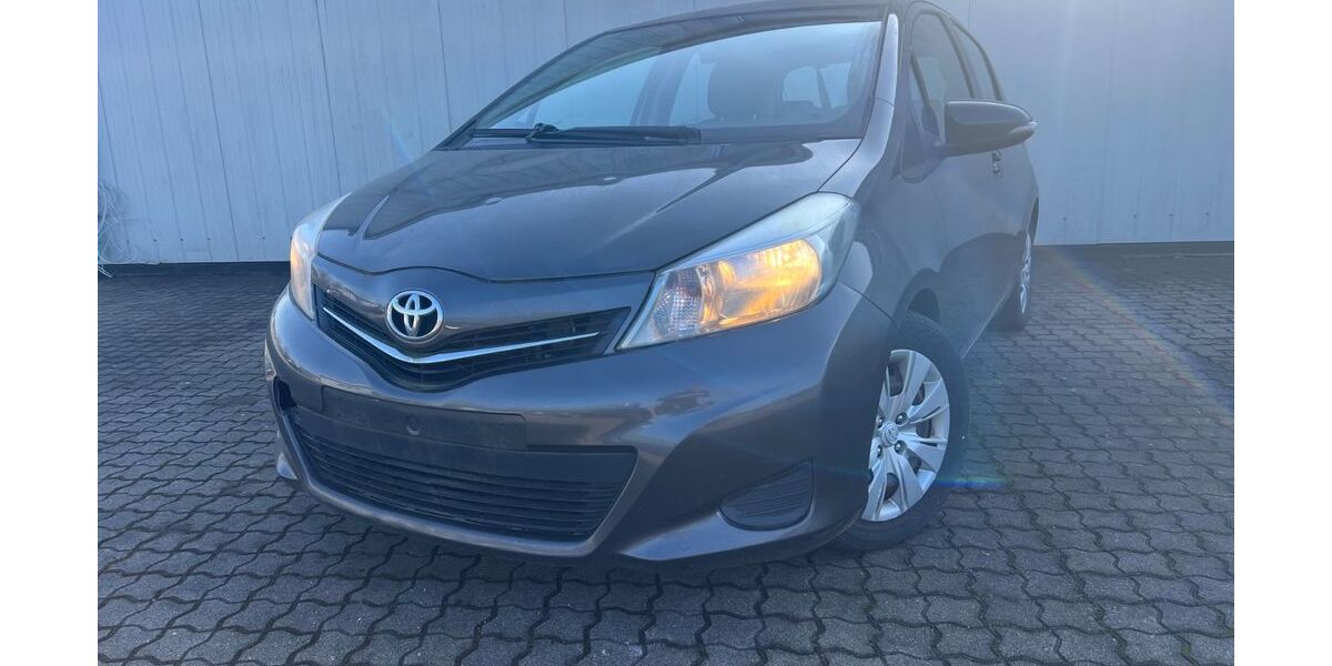 Toyota Yaris 330.000 km 3.850 &euro; Handewitt 24983