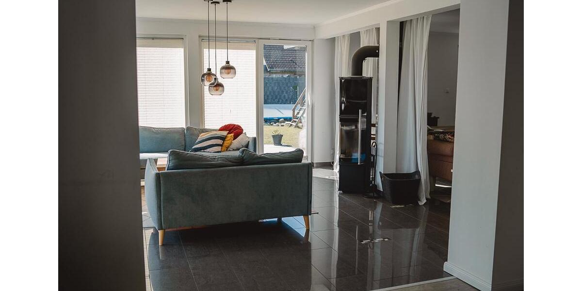 Einfamilienhaus Tarp - 7 Zimmer, 182 m&sup2;, 2.000&euro; | Angebot:26615418