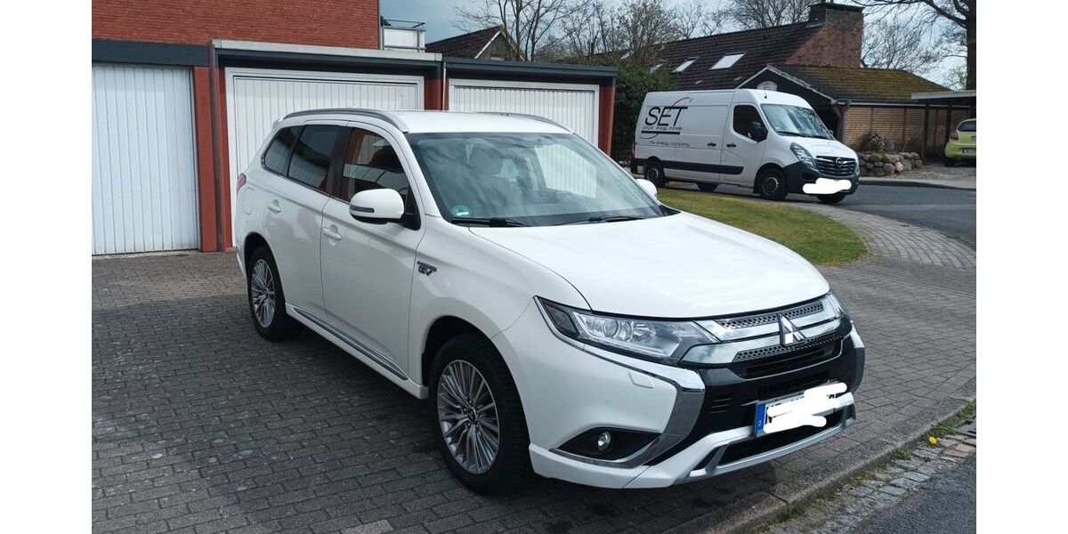 Mitsubishi Plug-in Hybrid Outlander 60.200 km 21.499 &euro; Leck 25917
