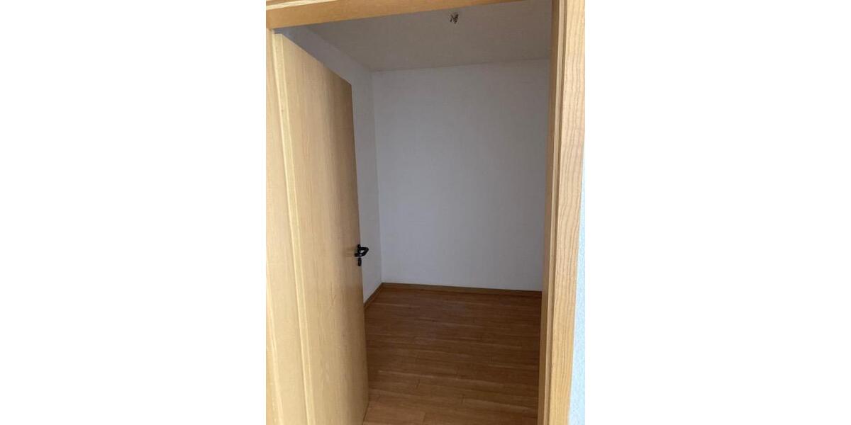 Etagenwohnung Flensburg - 3 Zimmer, 82 m&sup2;, 720&euro; | Angebot:25364173