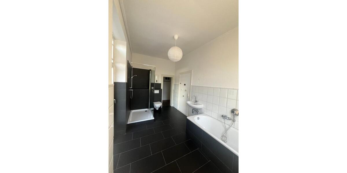 Etagenwohnung Flensburg - 5 Zimmer, 2.000&euro; | Angebot:23216606