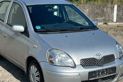 Toyota Yaris 98.000 km 3.000 &euro; Flensburg 24941