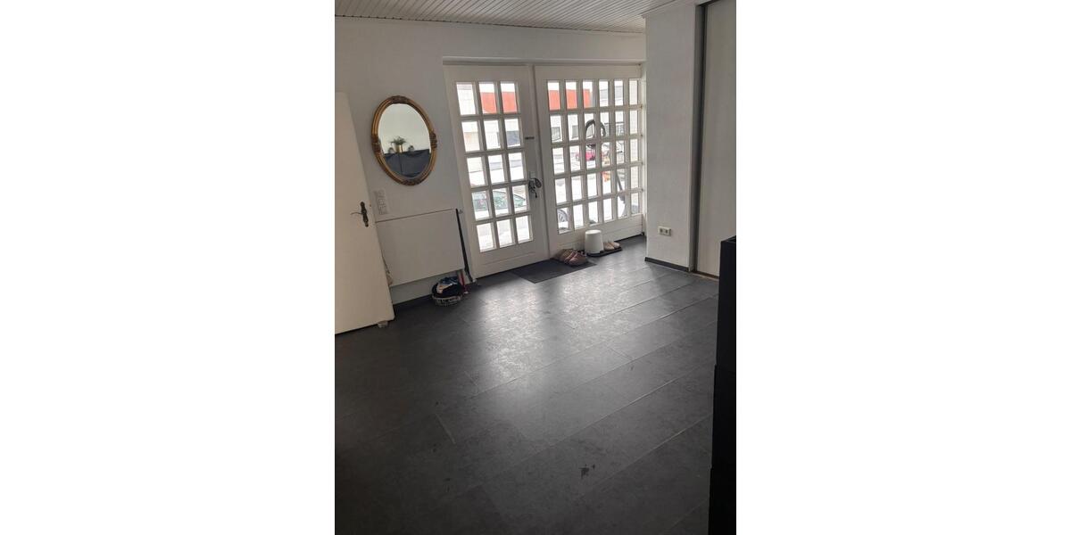 Einfamilienhaus Harrislee - 8 Zimmer, 300 m&sup2;, 4.500&euro; | Angebot:25342145