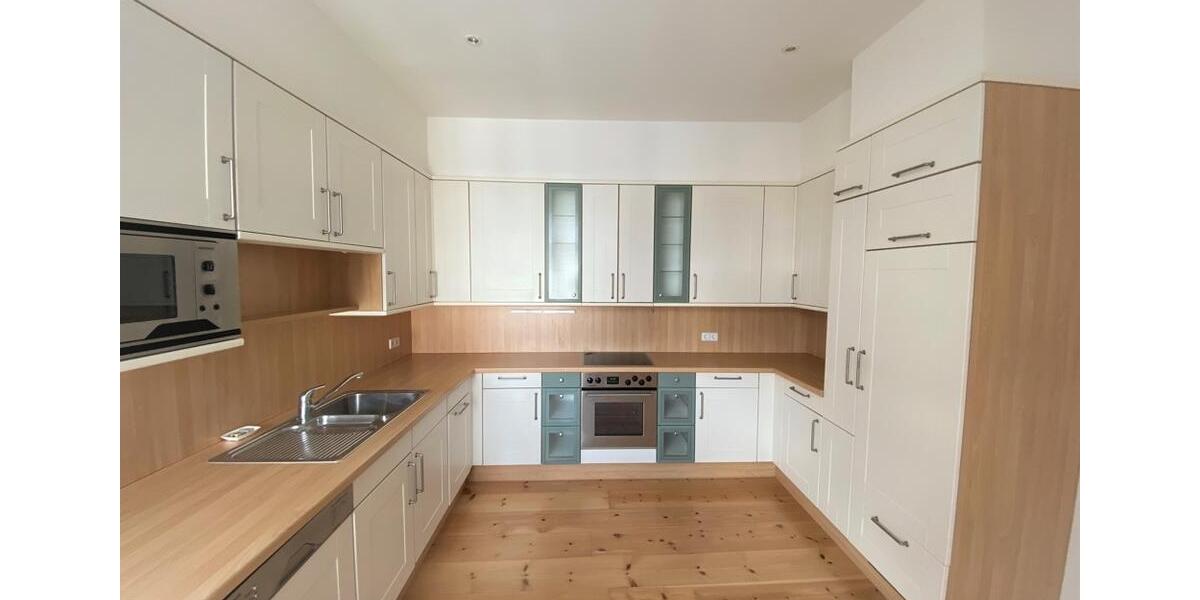 Etagenwohnung Flensburg - 3 Zimmer, 174 m&sup2;, 1.350&euro; | Angebot:16562366