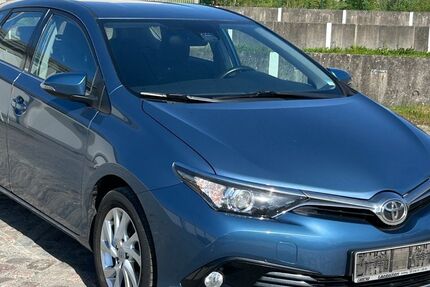 Toyota Auris 190.000 km 6.999 &euro; Flensburg 24941