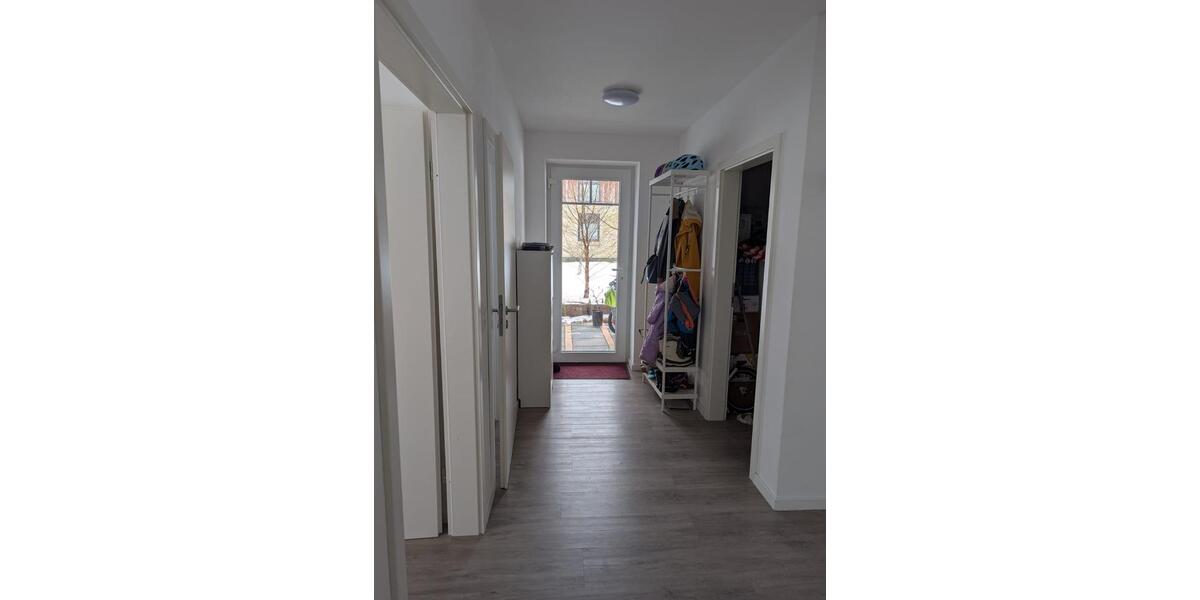 Erdgeschoßwohnung Stolk - 4 Zimmer, 100 m&sup2;, 1.150&euro; | Angebot:25850173