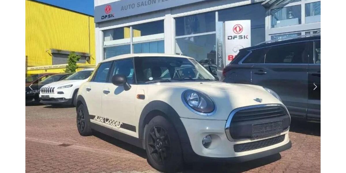 Mini ONE 51.962 km 11.900 &euro; Flensburg 24941