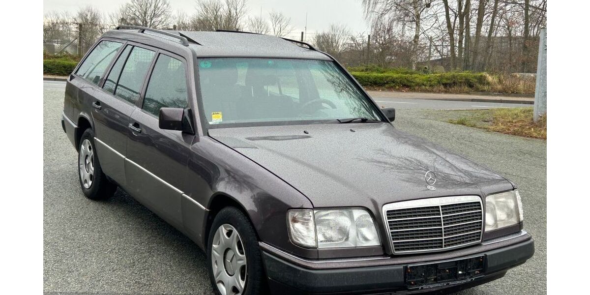 Mercedes-Benz 200 423.445 km 2.999 &euro; Flensburg 24941