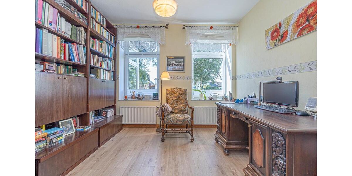 Einfamilienhaus Tolk - 10 Zimmer, 320 m&sup2;, 750.000&euro; | Angebot:25782710