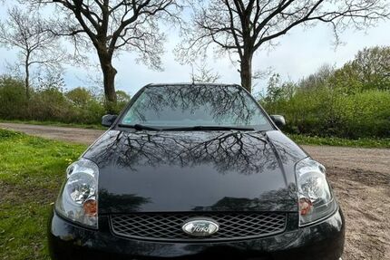 Ford Fiesta 136.000 km 4.500 &euro; Flensburg 24939