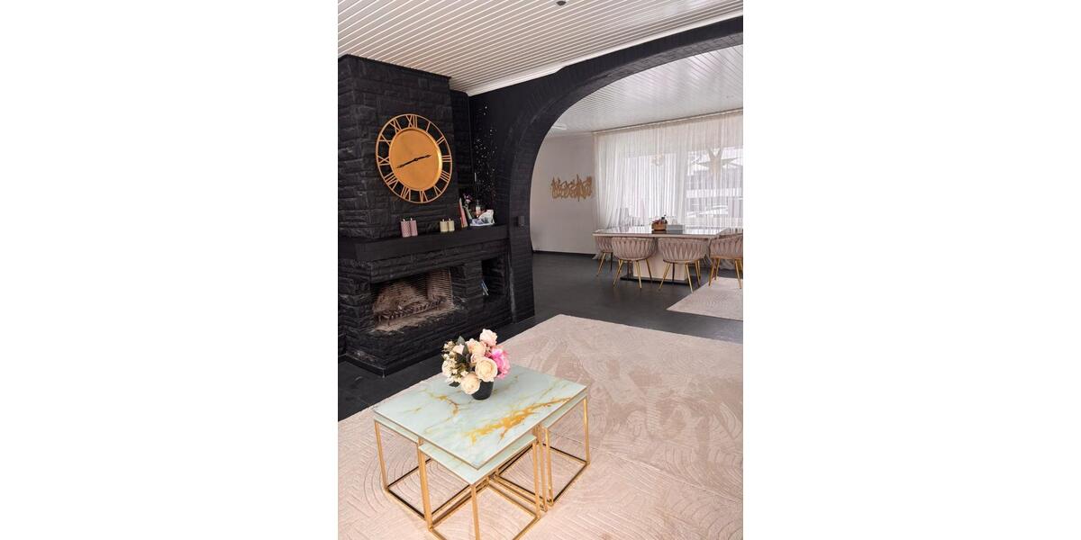 Einfamilienhaus Harrislee - 8 Zimmer, 300 m&sup2;, 4.500&euro; | Angebot:25342145