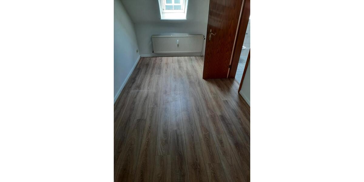 Dachgeschoßwohnung Flensburg - 1 Zimmer, 35 m&sup2;, 450&euro; | Angebot:26646831