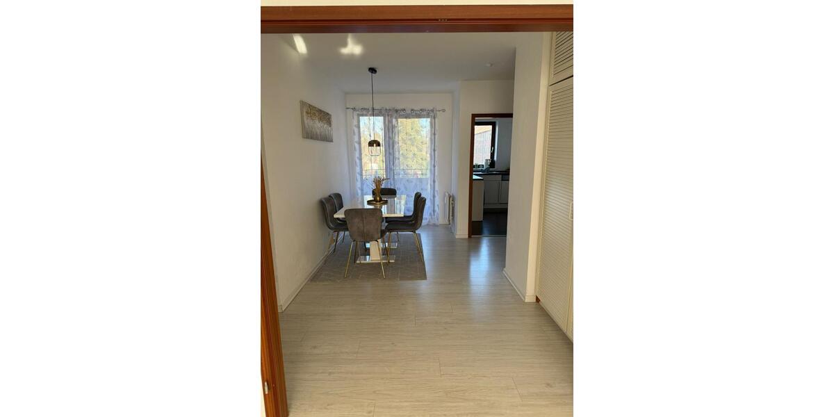 Etagenwohnung Flensburg - 3 Zimmer, 81 m&sup2;, 725&euro; | Angebot:25904484