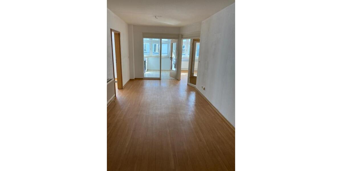 Etagenwohnung Flensburg - 3 Zimmer, 82 m&sup2;, 720&euro; | Angebot:25364173