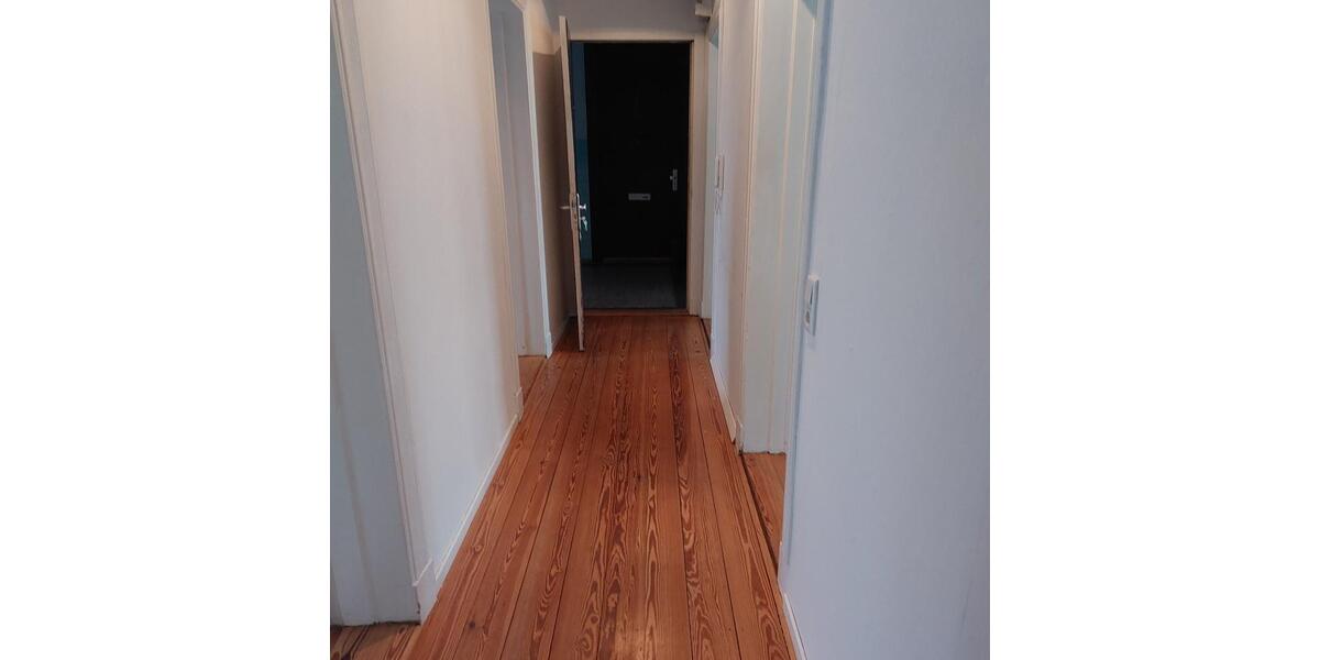 Etagenwohnung Flensburg Fruerlund - 4 Zimmer, 101 m&sup2;, 899&euro; | Angebot:23750426