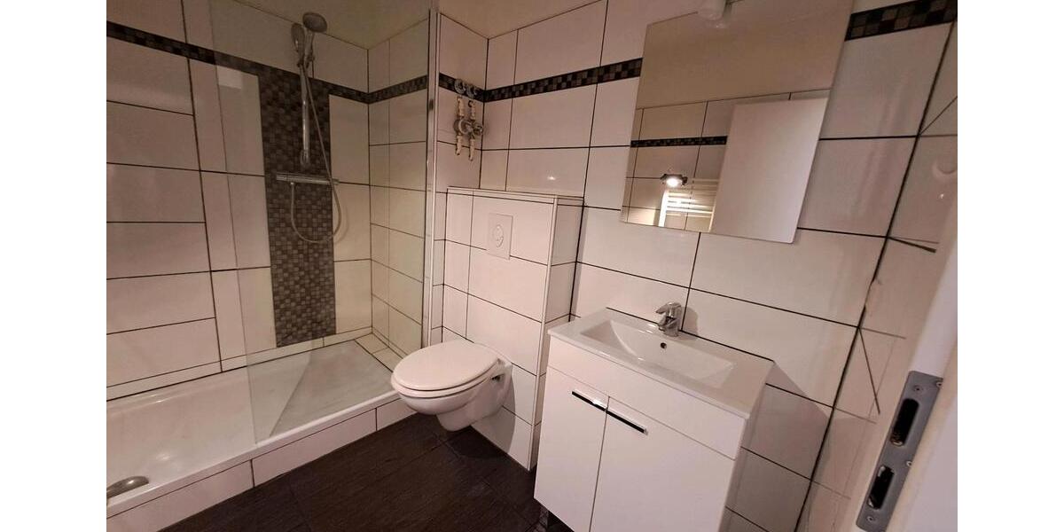 Hochparterre Flensburg - 1 Zimmer, 37 m&sup2;, 105.000&euro; | Angebot:27082002