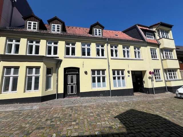 Etagenwohnung Flensburg - 2.5 Zimmer, 64 m&sup2;, 900&euro; | Angebot:25080225