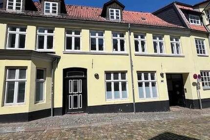 Wohnung Flensburg - 2.5 Zimmer, 64 m&sup2;, 900&euro; | Angebot:25080225