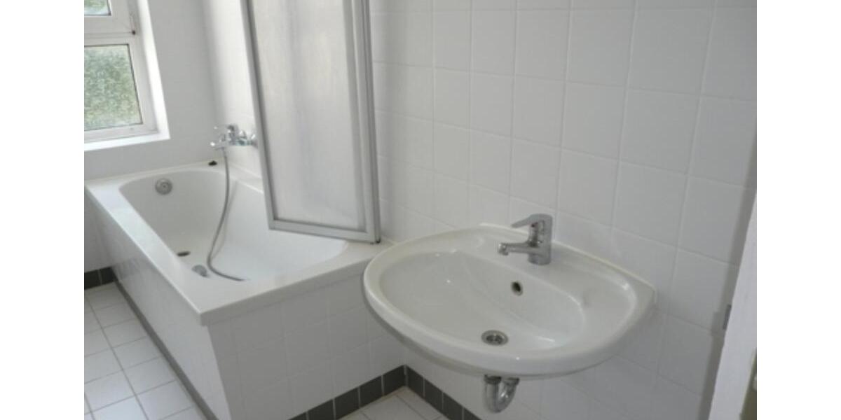Etagenwohnung Flensburg Fruerlund - 4 Zimmer, 101 m&sup2;, 899&euro; | Angebot:23750426