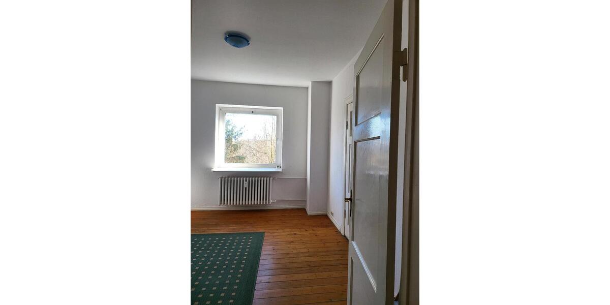 Dachgeschoßwohnung Flensburg - 3 Zimmer, 64 m&sup2;, 640&euro; | Angebot:25810800