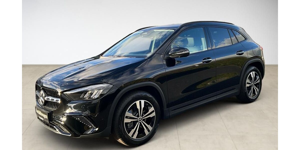 Mercedes-Benz GLA 200 9.900 km 44.220 &euro; Flensburg 24941