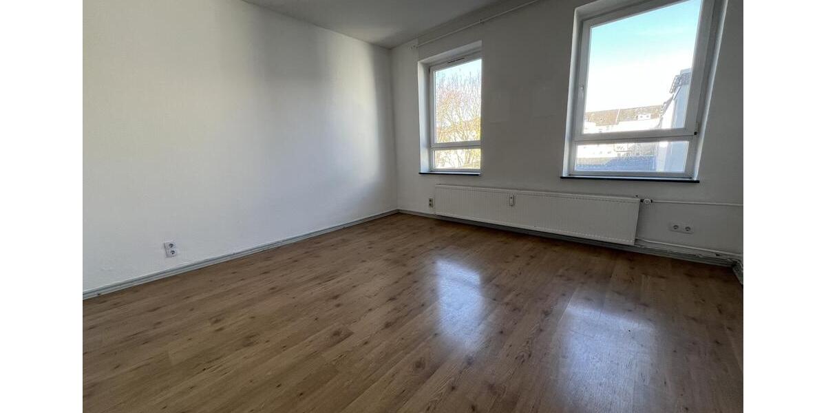 Etagenwohnung Flensburg - 3 Zimmer, 73 m&sup2;, 700&euro; | Angebot:25447576