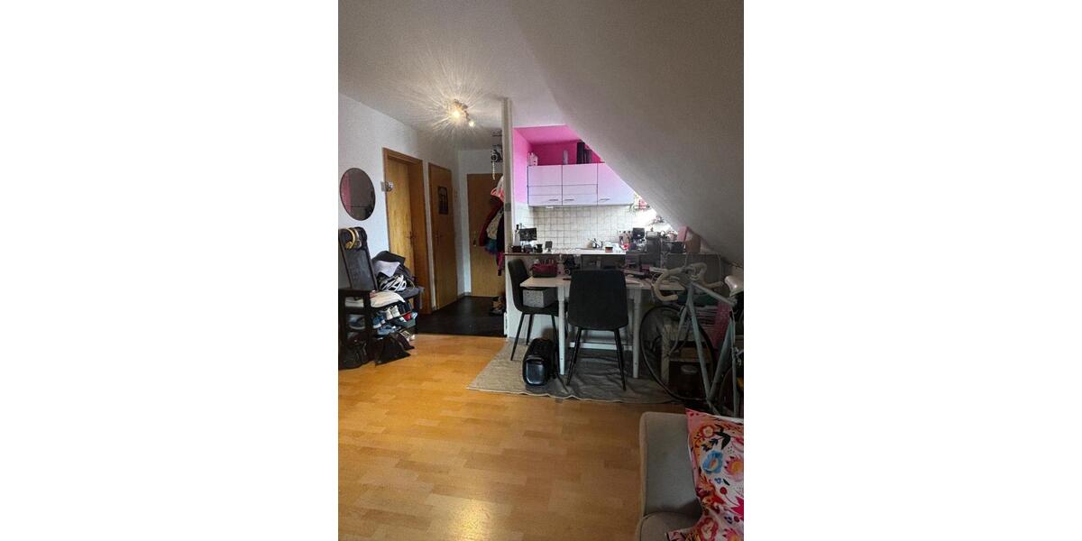 Dachgeschoßwohnung Stolk - 2 Zimmer, 37 m&sup2;, 450&euro; | Angebot:25517249