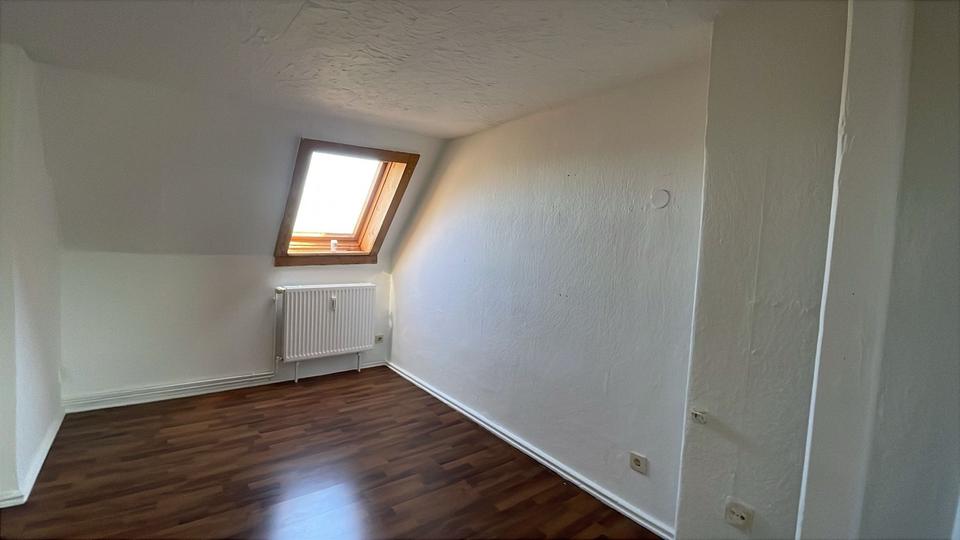 Dachgeschoßwohnung Flensburg Fruerlund - 3 Zimmer, 65 m&sup2;, 480&euro; | Angebot:26423443