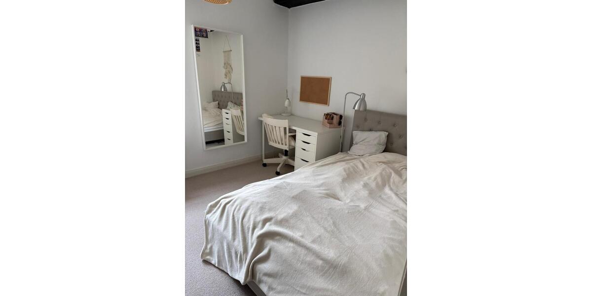 Etagenwohnung Flensburg - 1 Zimmer, 8 m&sup2;, 293&euro; | Angebot:25296265