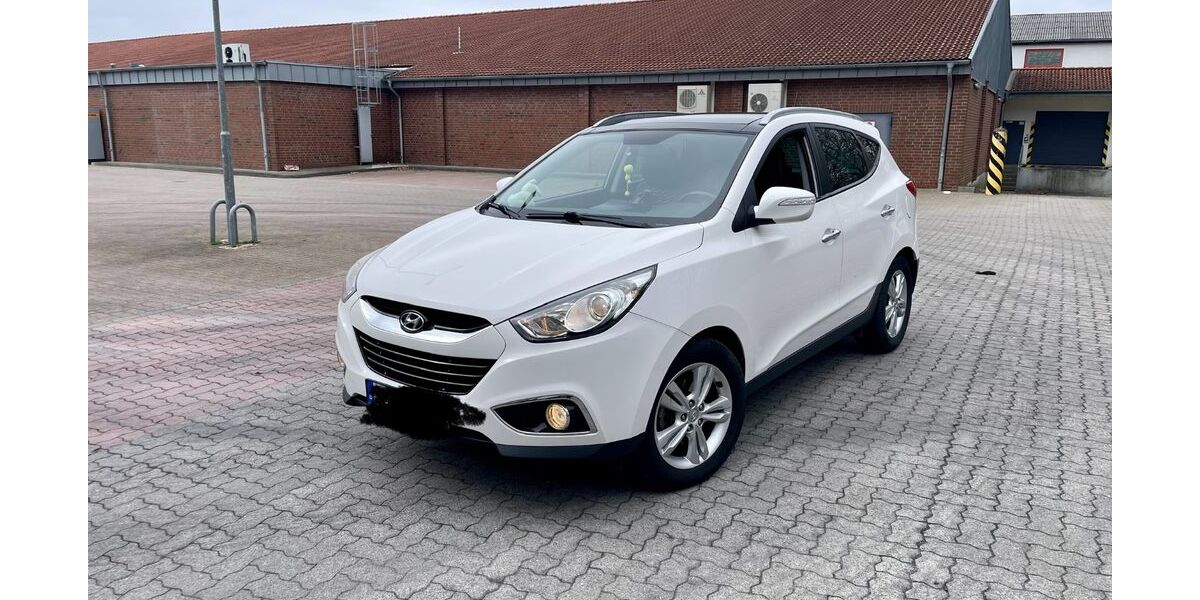 Hyundai ix35 194.000 km 8.250 &euro; Stoltebüll 24409