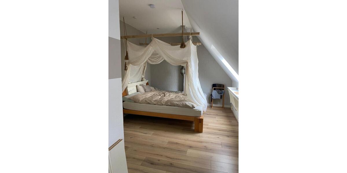 Etagenwohnung Großenwiehe - 4 Zimmer, 175 m&sup2;, 1.300&euro; | Angebot:26637401