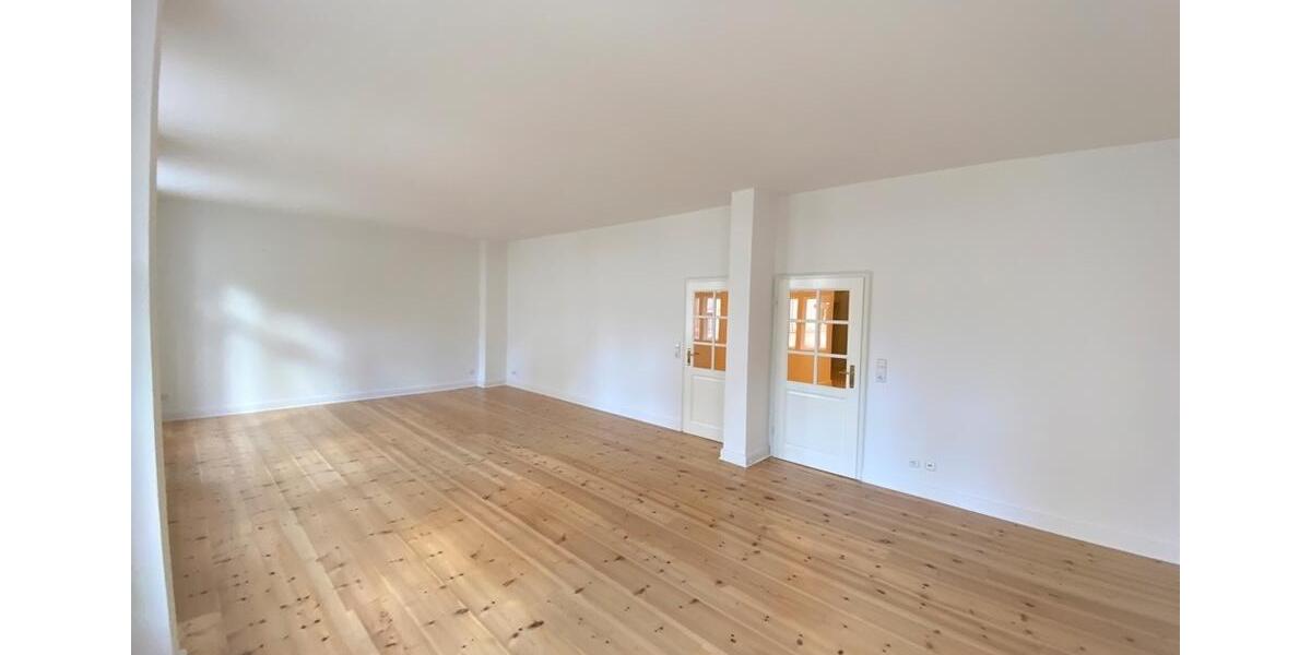 Etagenwohnung Flensburg - 3 Zimmer, 174 m&sup2;, 1.350&euro; | Angebot:16562366