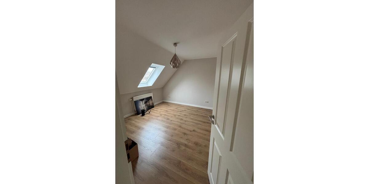 Dachgeschoßwohnung Wanderup - 3 Zimmer, 87 m&sup2;, 1.085&euro; | Angebot:26473163