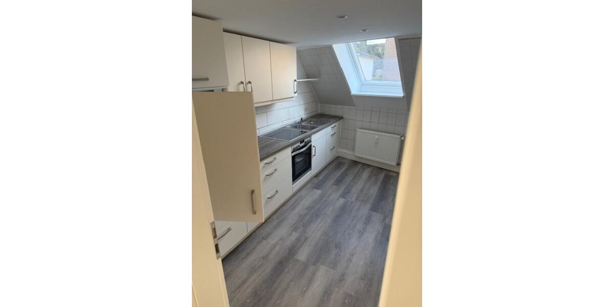 Etagenwohnung Flensburg - 6 Zimmer, 140 m&sup2;, 1.300&euro; | Angebot:25545442