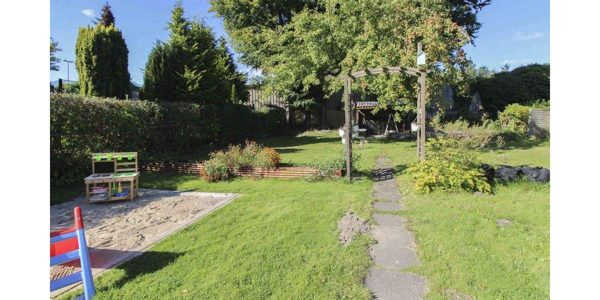 Einfamilienhaus Flensburg Engelsby - 8 Zimmer, 150 m&sup2;, 559.000&euro; | Angebot:25652119