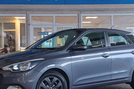 Hyundai i20 69.591 km 9.950 &euro; Steinbergkirche 24972