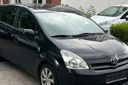 Toyota Corolla Verso 264.000 km 2.750 &euro; Flensburg 24941