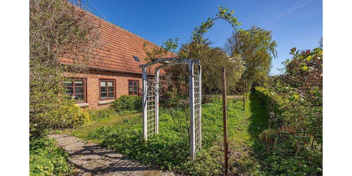Bauernhaus, Landhaus Uelsby - 3 Zimmer, 110 m&sup2;, 299.000&euro; | Angebot:25737379