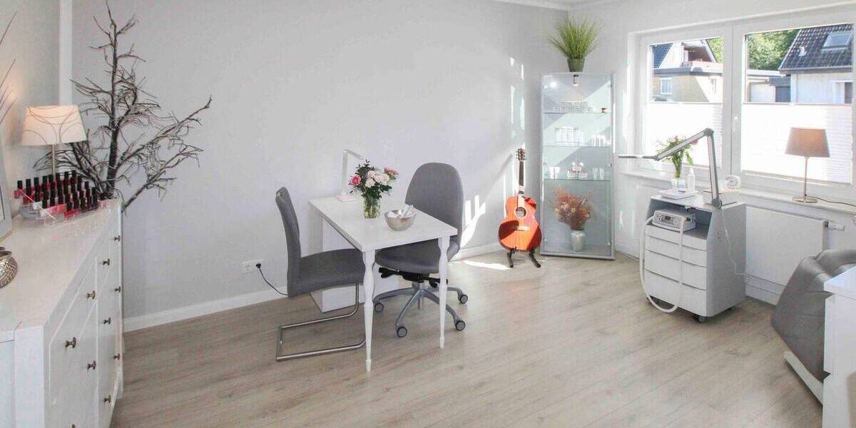 Einfamilienhaus Flensburg Engelsby - 8 Zimmer, 150 m&sup2;, 559.000&euro; | Angebot:26359415