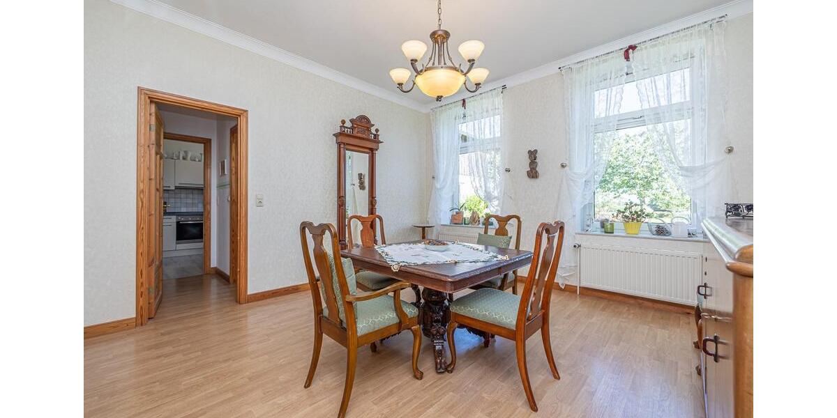 Einfamilienhaus Tolk - 10 Zimmer, 320 m&sup2;, 750.000&euro; | Angebot:25782710