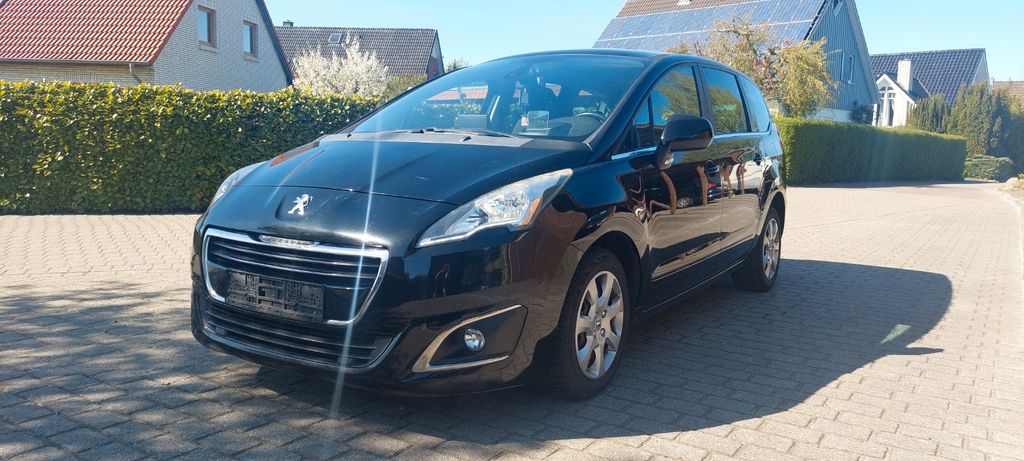 Peugeot 5008 207.000 km 6.490 &euro; Flensburg 24943