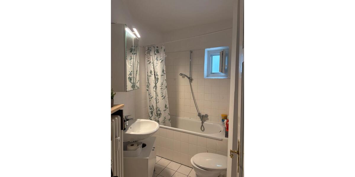 Etagenwohnung Flensburg Altstadt - 4 Zimmer, 105 m&sup2;, 405&euro; | Angebot:25590011