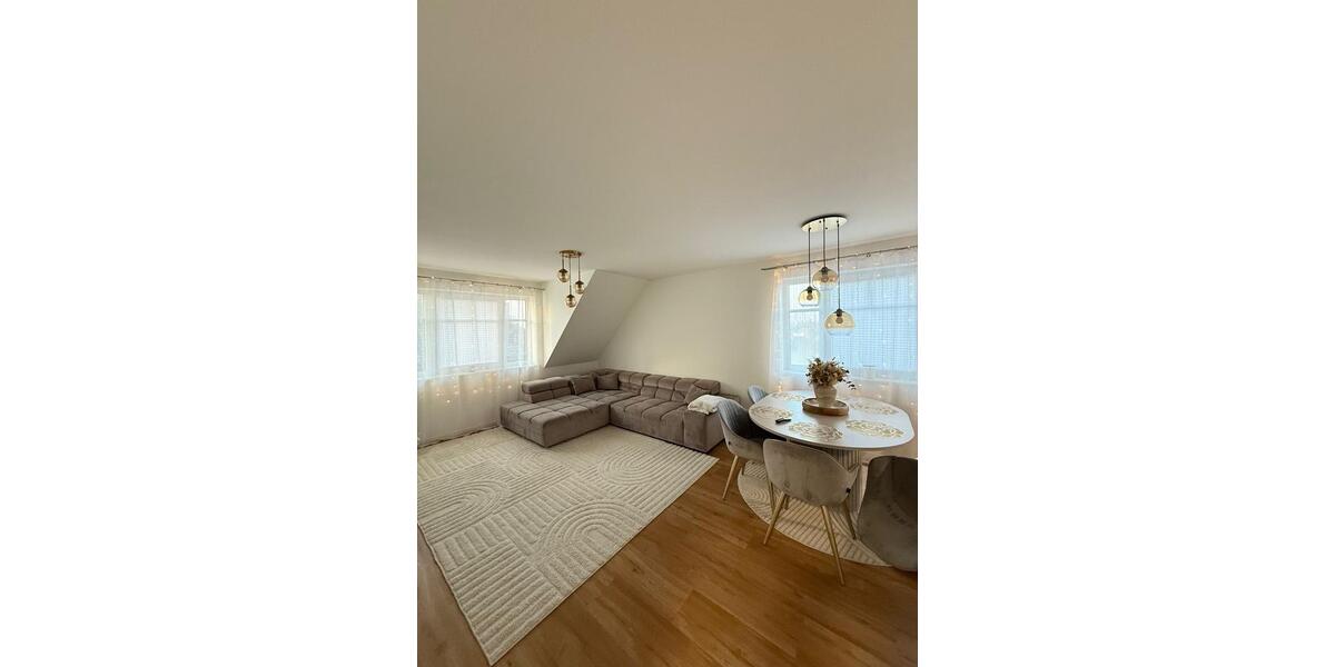 Dachgeschoßwohnung Taarstedt - 3 Zimmer, 73 m&sup2;, 850&euro; | Angebot:25783233