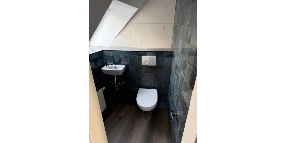 Etagenwohnung Flensburg - 6 Zimmer, 140 m&sup2;, 1.300&euro; | Angebot:25545442