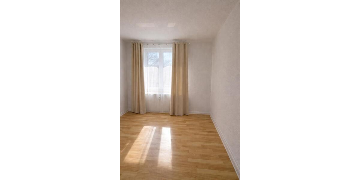 Etagenwohnung Flensburg Falkenberg - 1 Zimmer, 16 m&sup2;, 220&euro; | Angebot:25869689