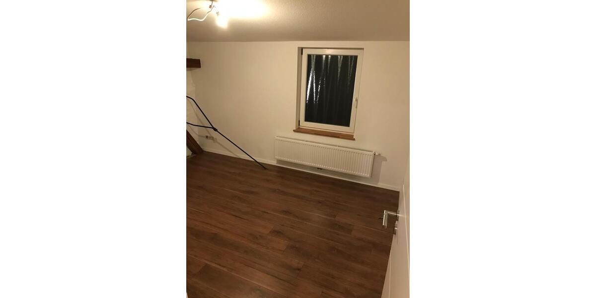 Dachgeschoßwohnung Großenwiehe - 4 Zimmer, 95 m&sup2;, 850&euro; | Angebot:25299740
