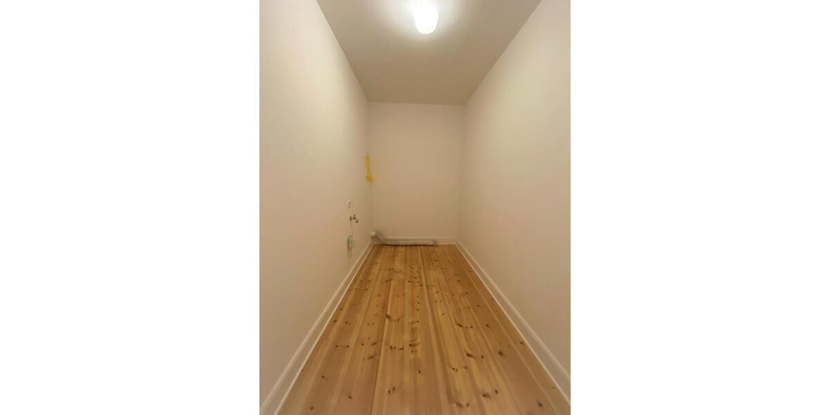 Etagenwohnung Flensburg - 3 Zimmer, 174 m&sup2;, 1.350&euro; | Angebot:16562366