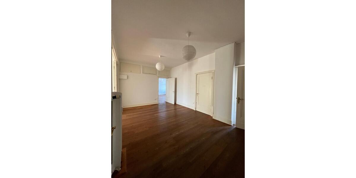 Etagenwohnung Flensburg - 5 Zimmer, 2.000&euro; | Angebot:23216606