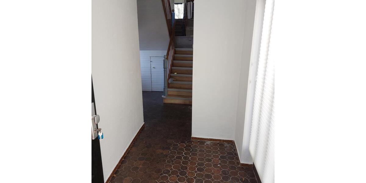 Etagenwohnung Flensburg - 5 Zimmer, 100 m&sup2;, 1.100&euro; | Angebot:25841223