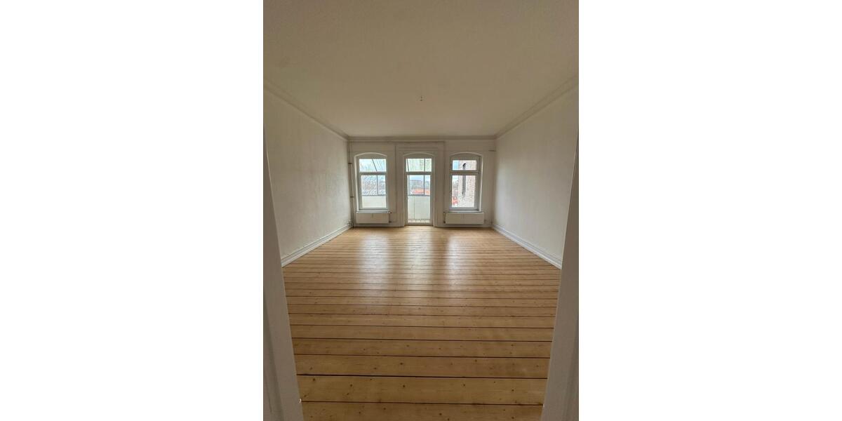 Etagenwohnung Flensburg - 5 Zimmer, 114 m&sup2;, 1.000&euro; | Angebot:25901398